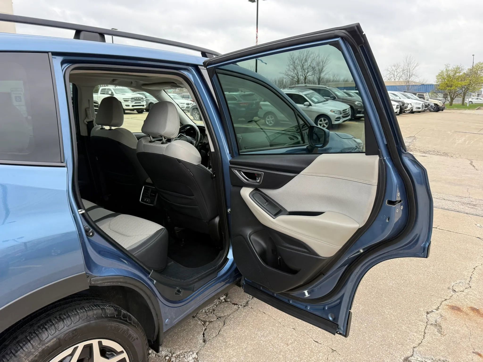 Used 2022 Subaru Forester Premium image 23