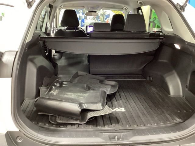 Used 2023 Toyota RAV4 LE image 19