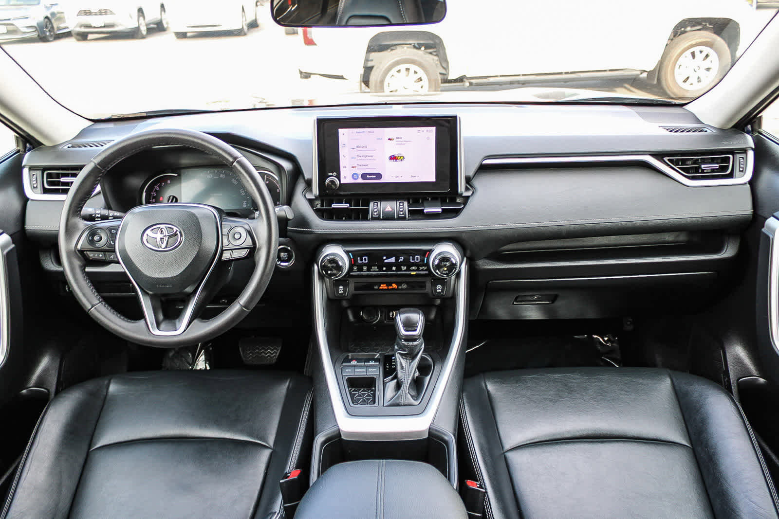 Used 2024 Toyota RAV4 XLE Premium image 12