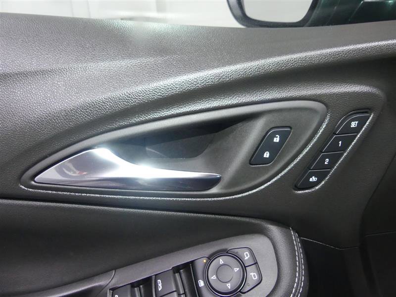 Used 2024 Buick Encore GX Avenir w/ Avenir Technology Package AWD/4WD image 20