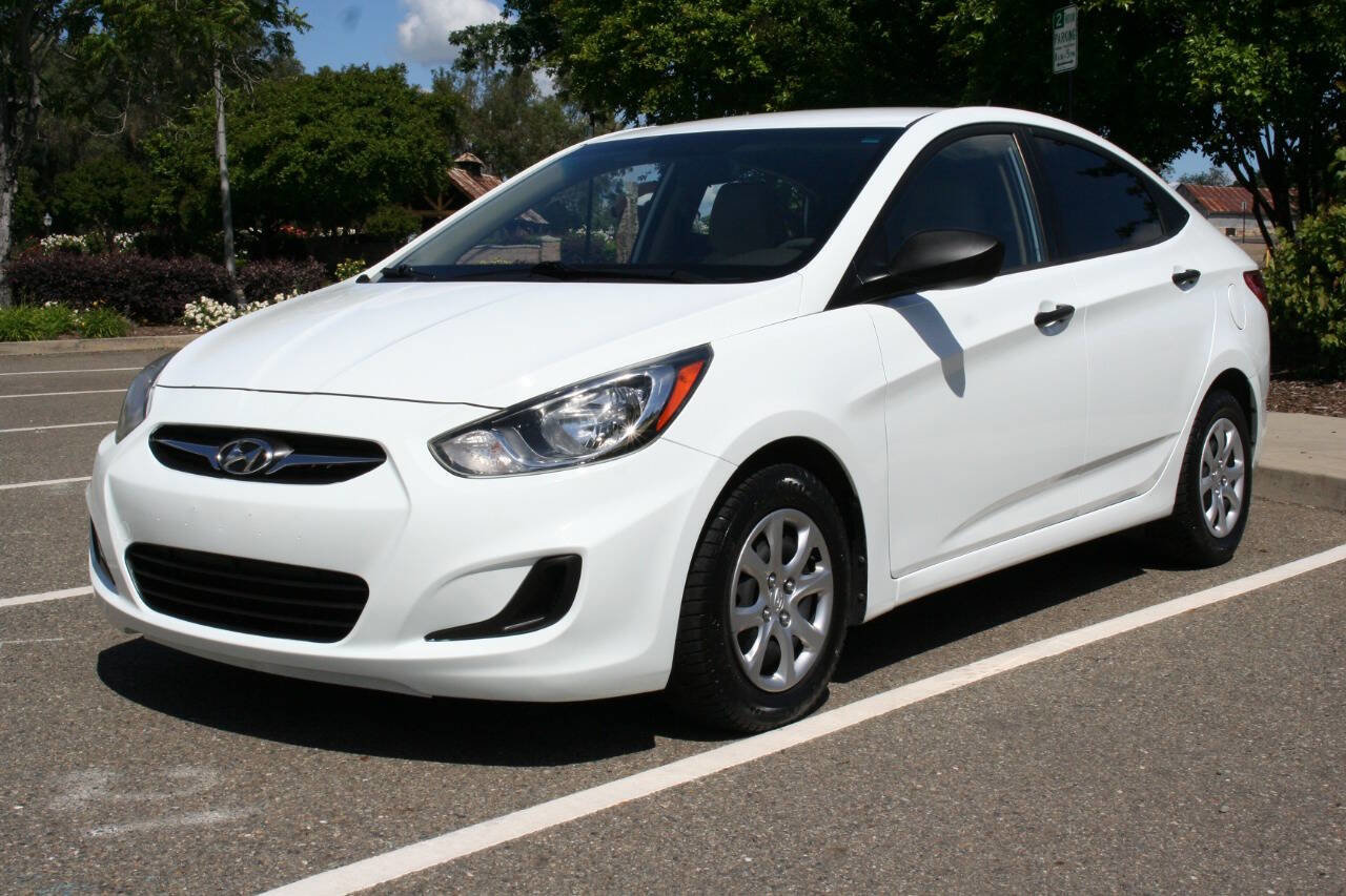 Used 2013 Hyundai Accent GLS FWD image 3