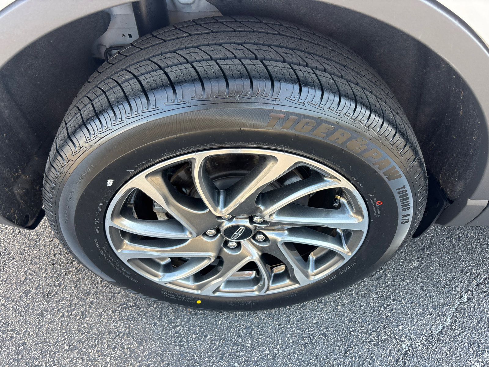 Certified 2022 Lincoln Corsair FWD image 10