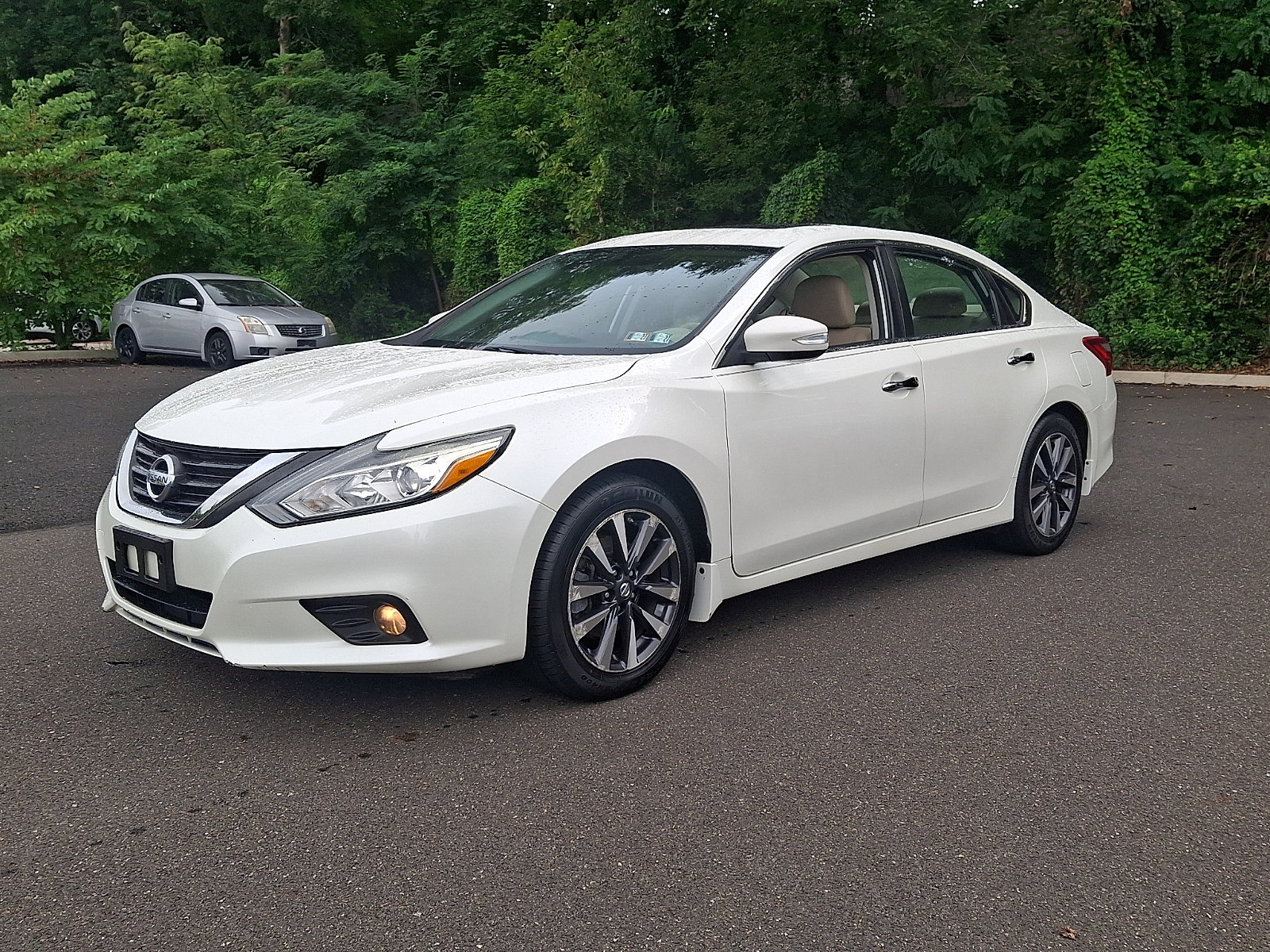 Used 2016 Nissan Altima 2.5 SL w/ 2.5 Technology Package FWD image 3
