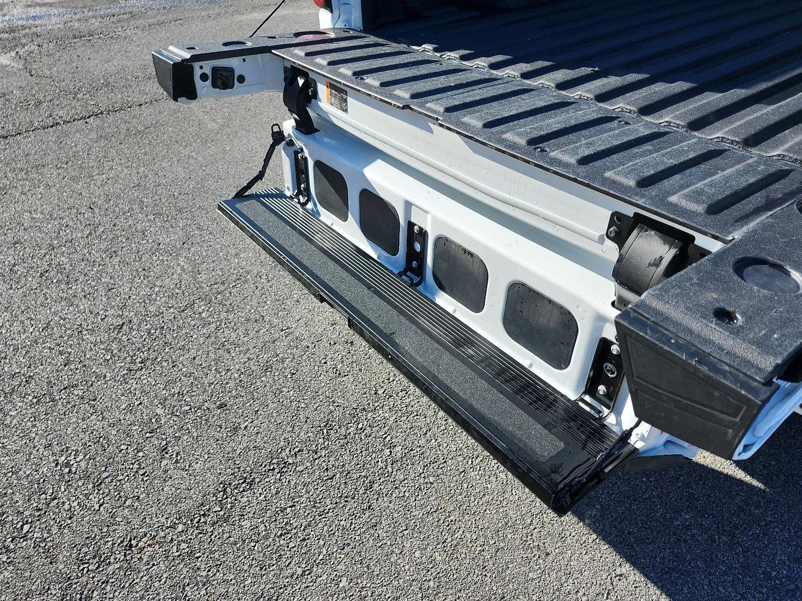 Certified 2023 GMC Sierra 1500 AT4 w/ AT4 Premium Package image 15