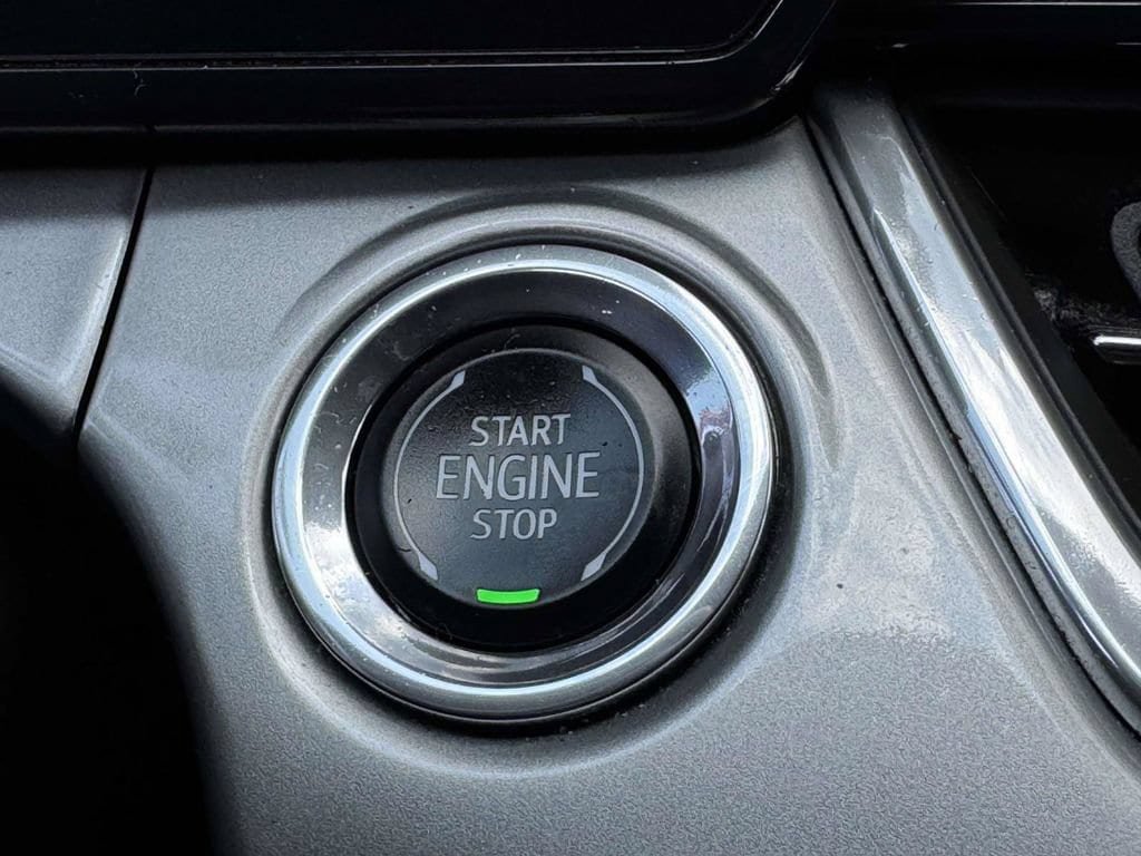 Used 2024 Chevrolet Trax LT FWD image 9