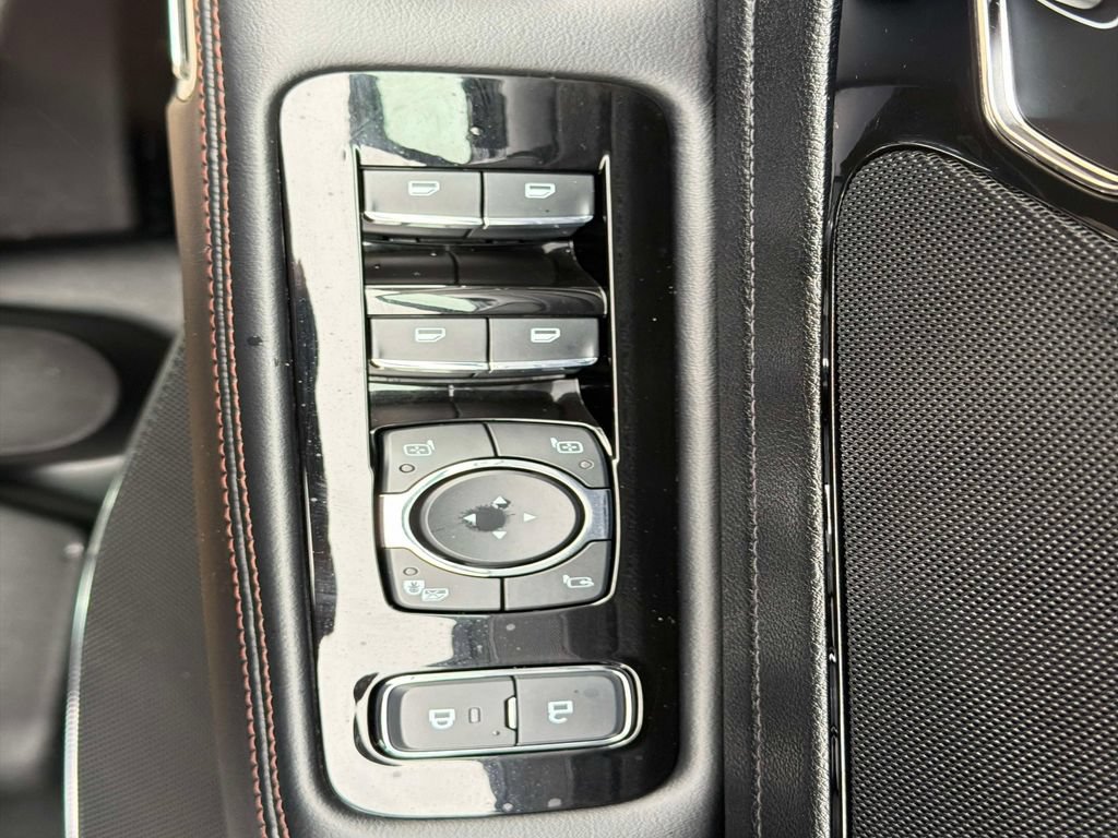 Used 2023 Lincoln Aviator AWD w/ Premium Package image 20