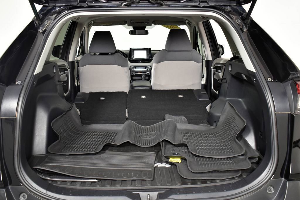 Used 2021 Toyota RAV4 XLE image 24