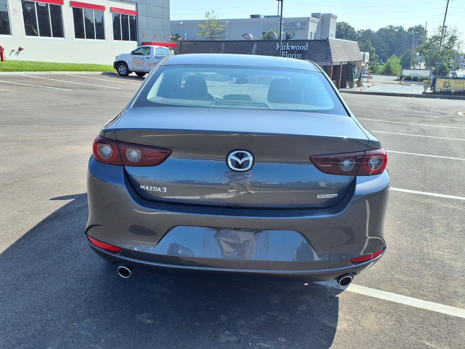 Used 2023 MAZDA MAZDA3 s FWD image 25