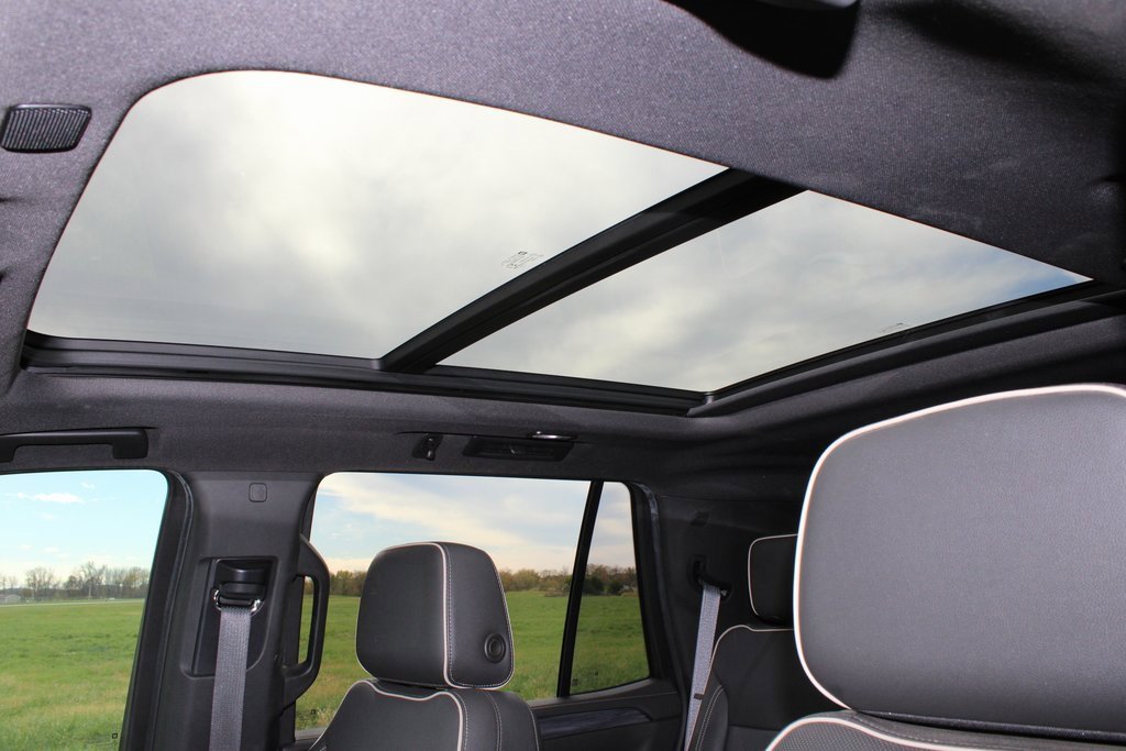 Used 2021 GMC Yukon SLT w/ SLT Premium Package image 38