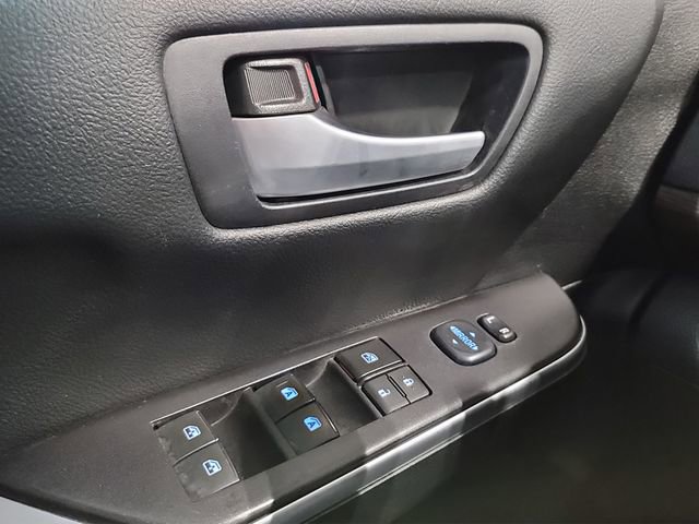 Used 2016 Toyota Camry LE image 16