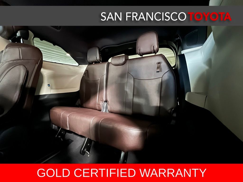 Certified 2022 Toyota Sienna Platinum image 18