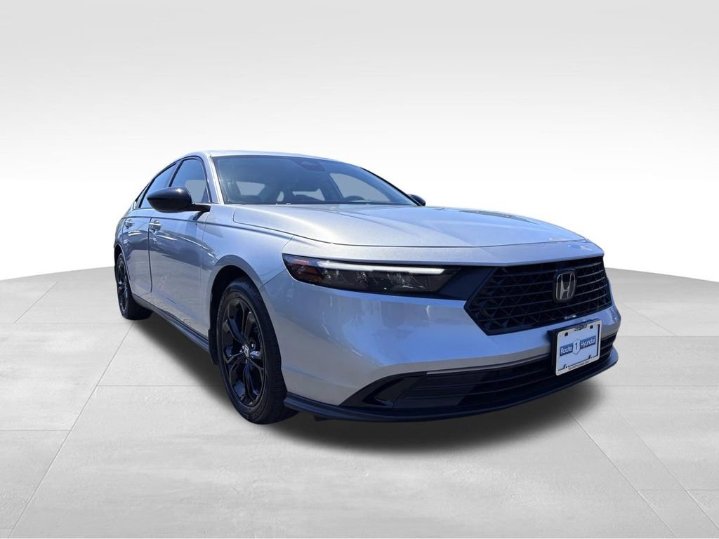 Used 2025 Honda Accord SE image 1