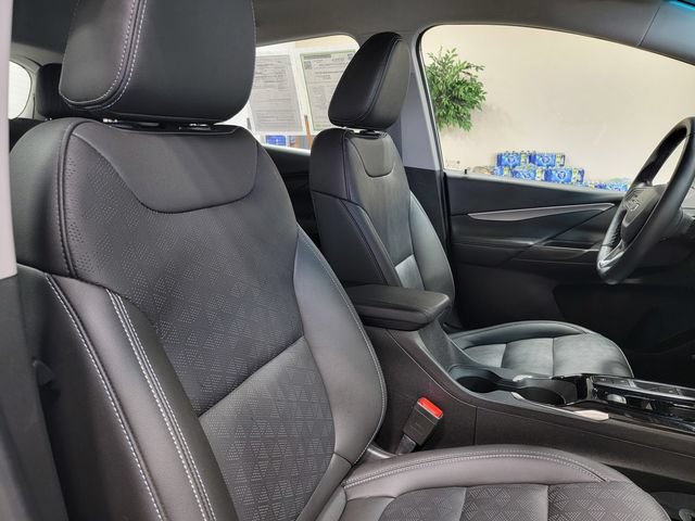 Certified 2023 Chevrolet Bolt LT w/ Infotainment Package FWD image 16