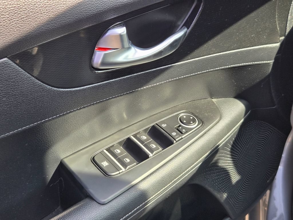 Used 2024 Kia Forte GT-Line w/ GT-Line Premium Package FWD image 10
