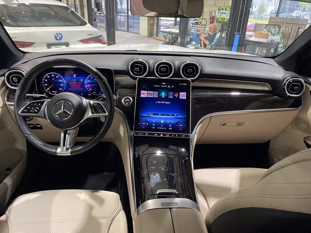 Certified 2025 Mercedes-Benz GLC 300 4MATIC image 2