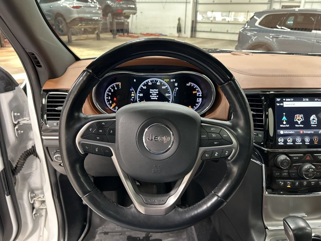 Used 2021 Jeep Grand Cherokee Overland AWD/4WD image 16
