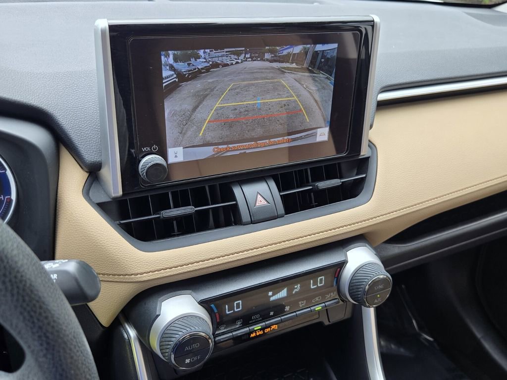 Used 2023 Toyota RAV4 LE image 21