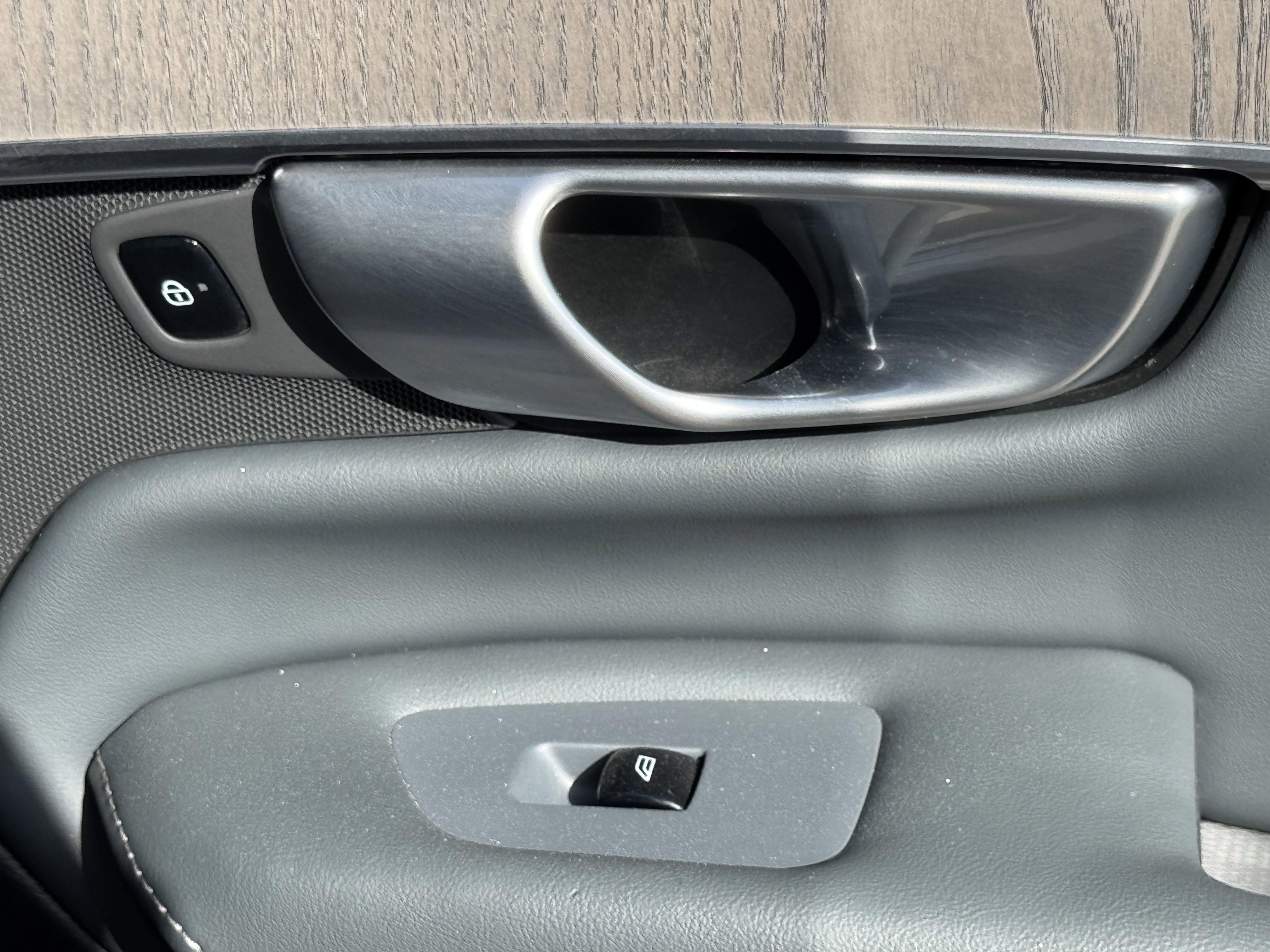 Used 2024 Volvo XC90 T8 Ultimate w/ Lounge Package image 63