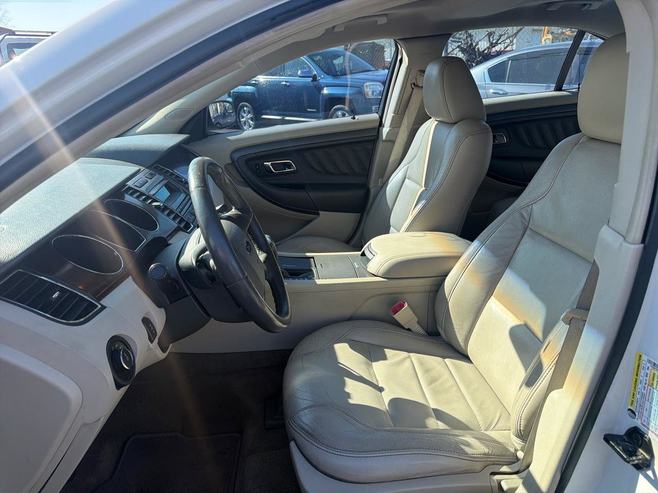 Used 2012 Ford Taurus SEL FWD image 13