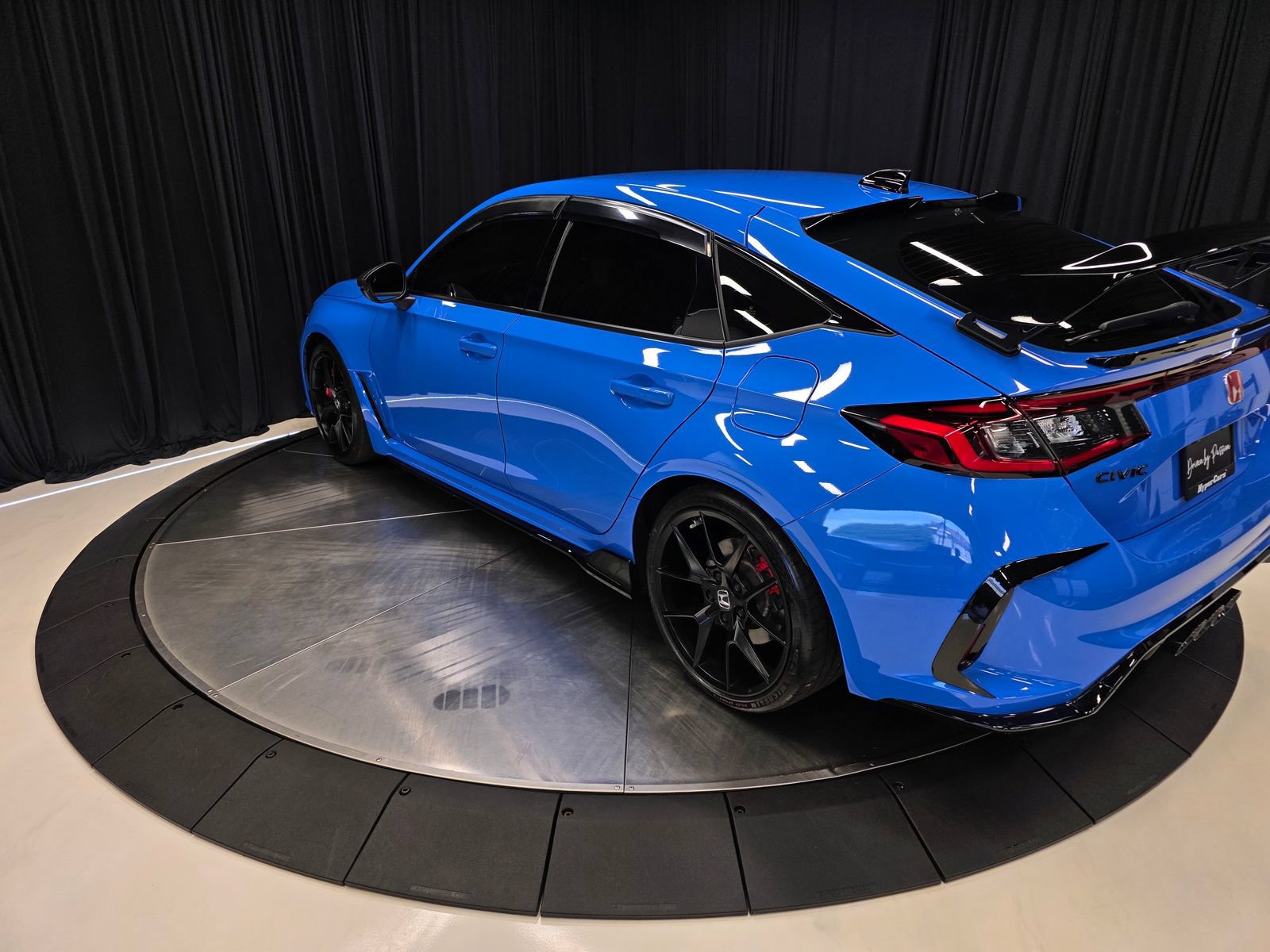 Used 2023 Honda Civic Type R image 11