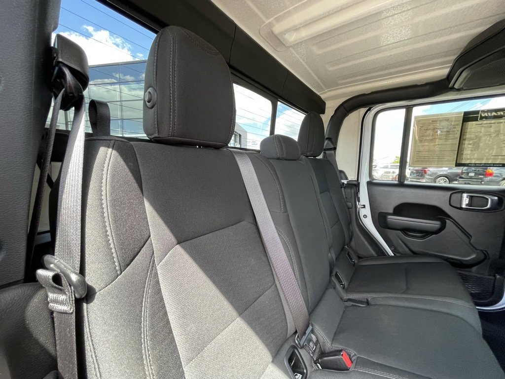 Used 2022 Jeep Gladiator Sport image 28