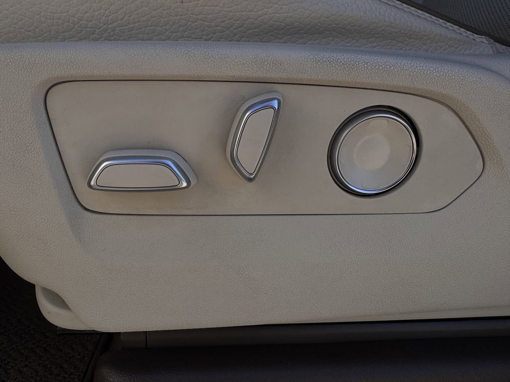 Used 2023 GMC Yukon Denali image 27