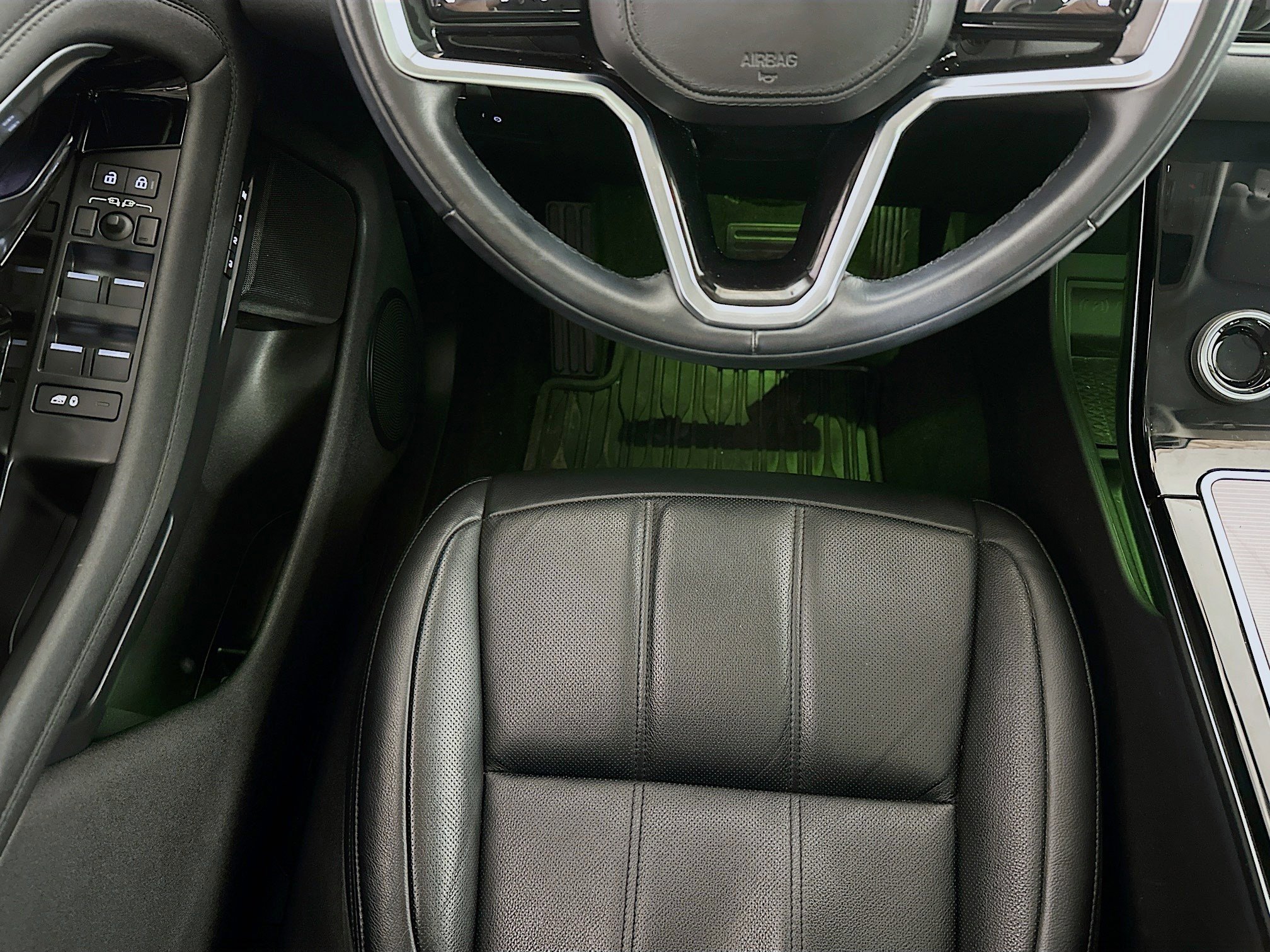 Used 2023 Land Rover Range Rover Evoque SE image 19