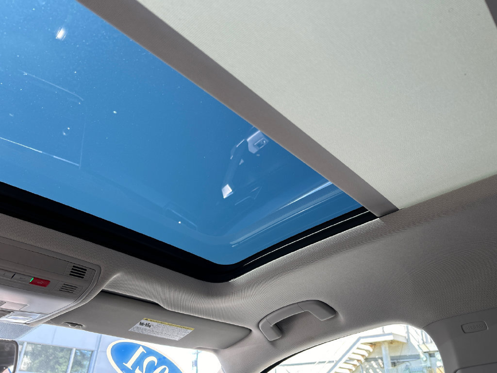 Used 2020 Volkswagen Tiguan SE w/ Panoramic Sunroof Package AWD/4WD image 28