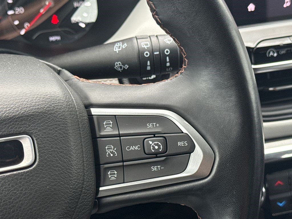Used 2022 Jeep Compass Limited AWD/4WD image 25