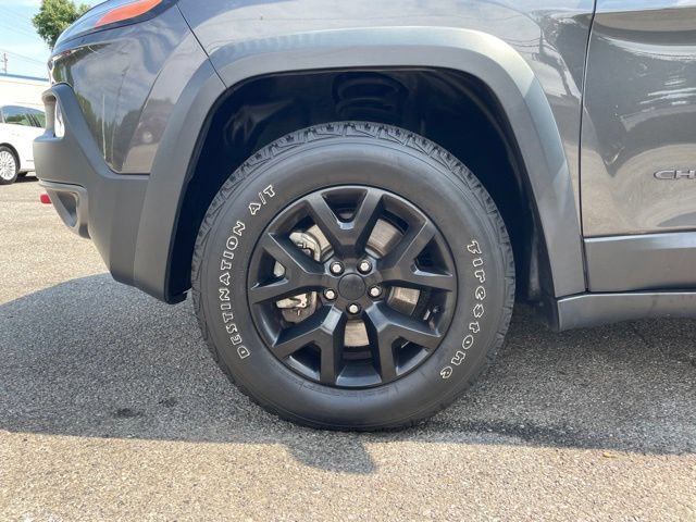 Used 2016 Jeep Cherokee Trailhawk w/ Comfort/Convenience Group AWD/4WD image 24