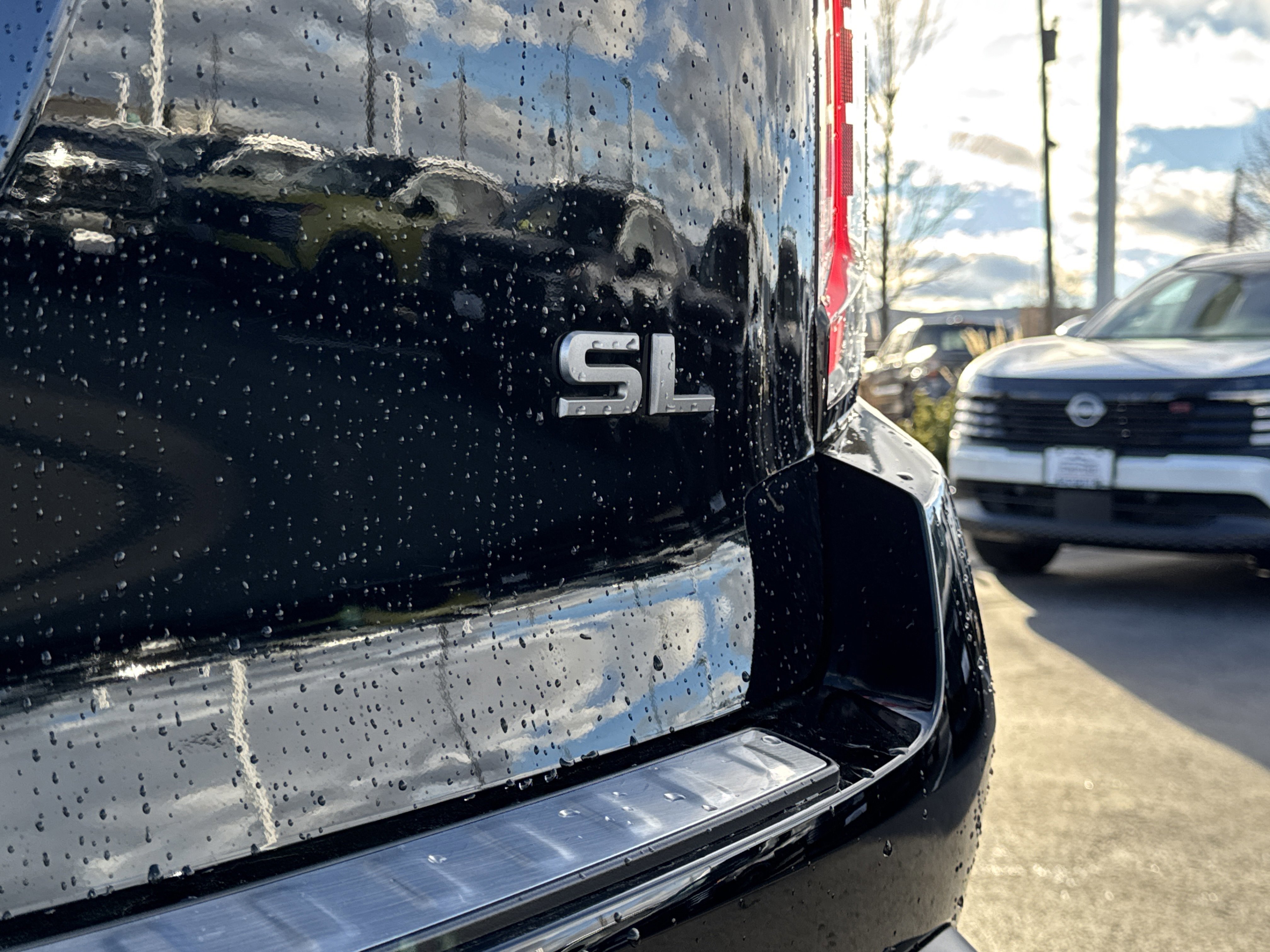 New 2026 Nissan Armada SL w/ Captain's Chari Seat Package image 7