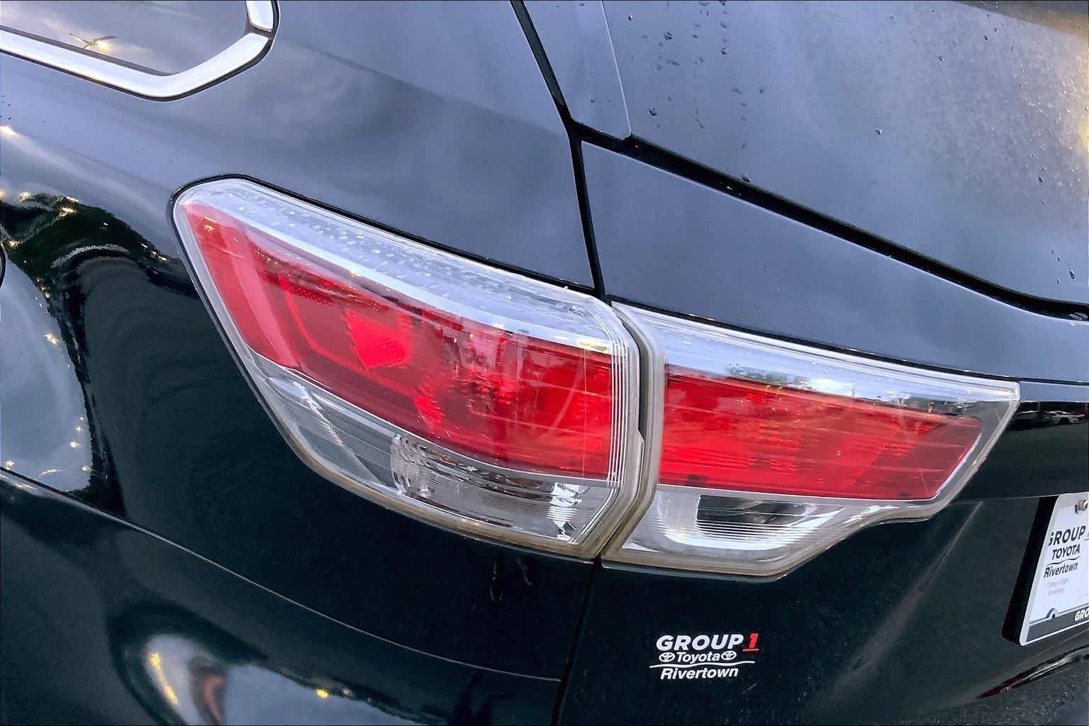 Used 2014 Toyota Highlander Plus FWD image 27