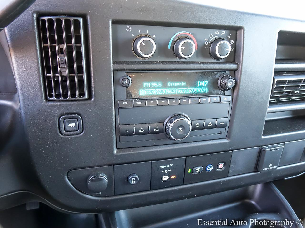 Used 2021 Chevrolet Express 4500 w/ Power Convenience Package RWD image 15