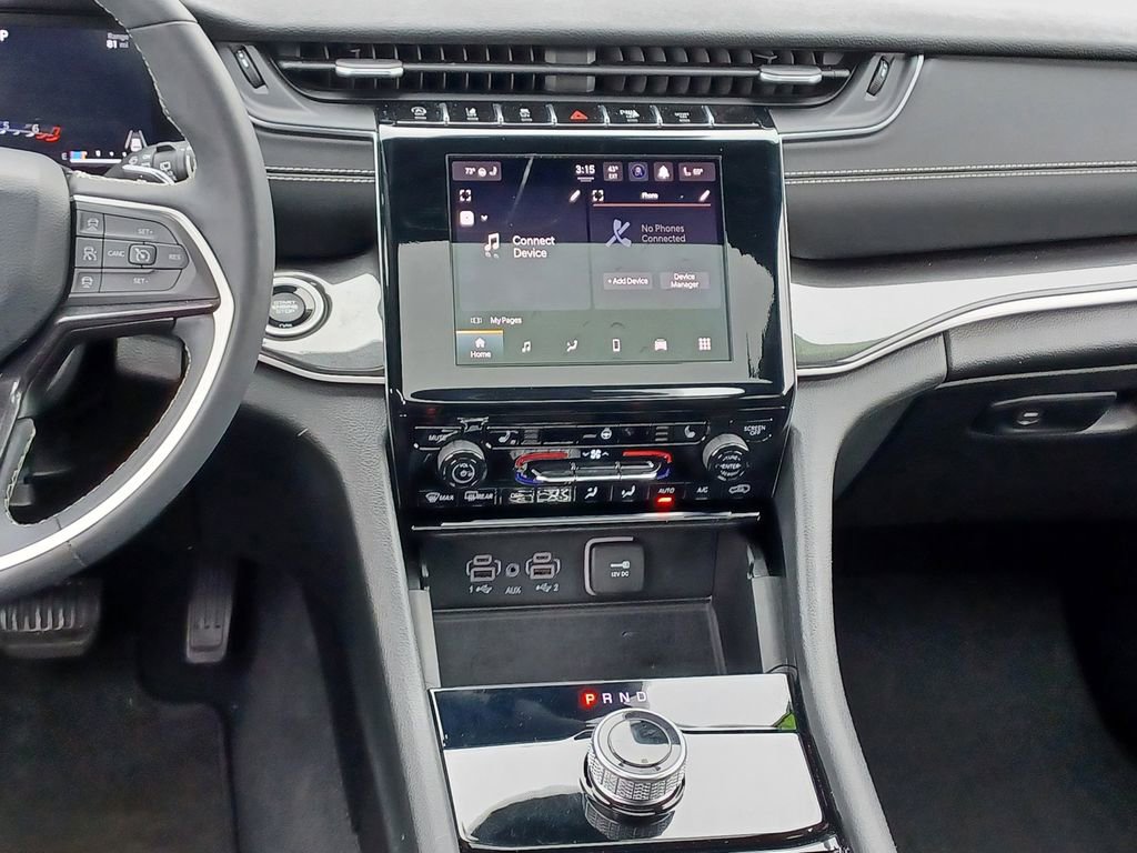 Used 2023 Jeep Grand Cherokee Altitude AWD/4WD image 31