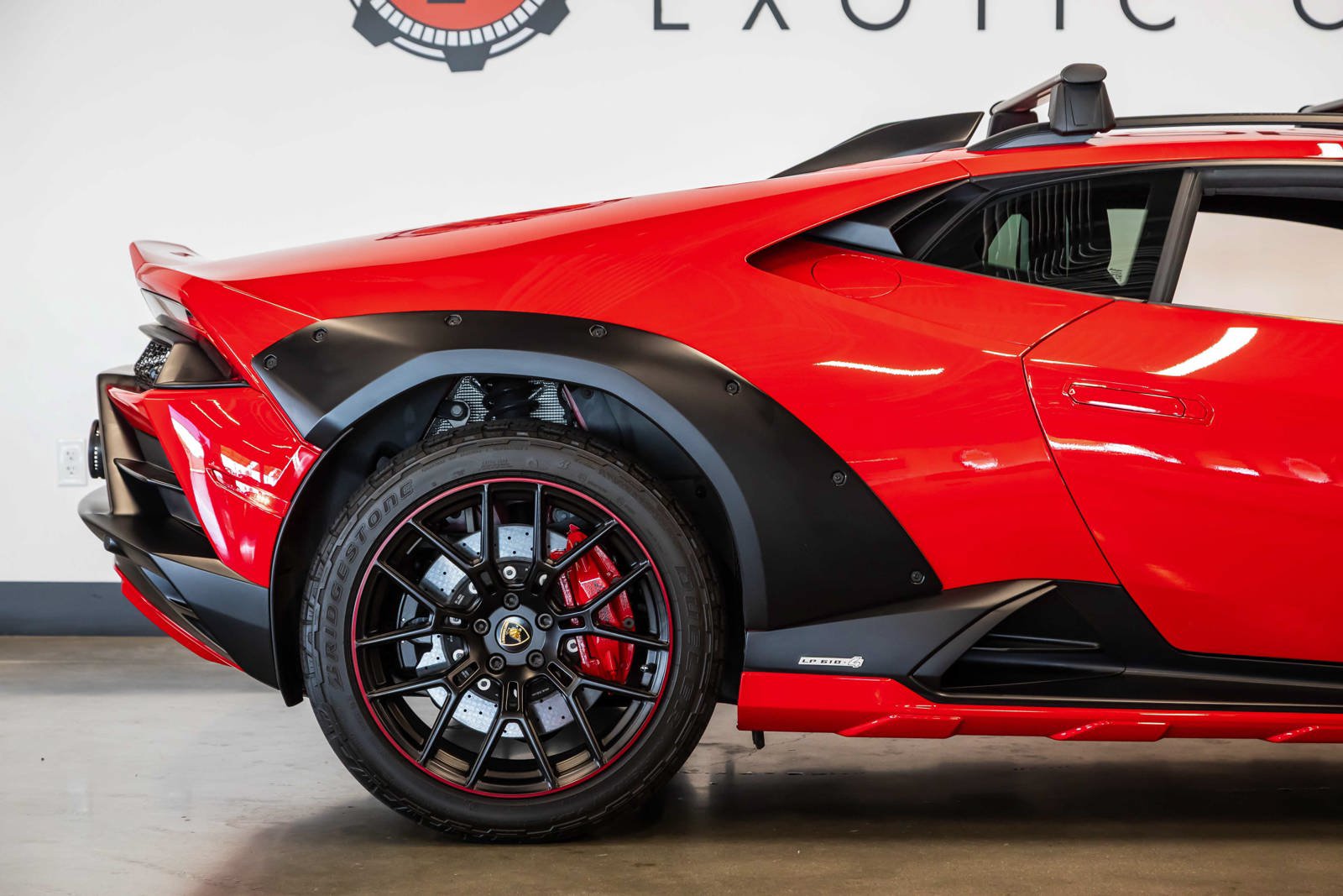 Used 2024 Lamborghini Huracan Sterrato AWD/4WD image 12