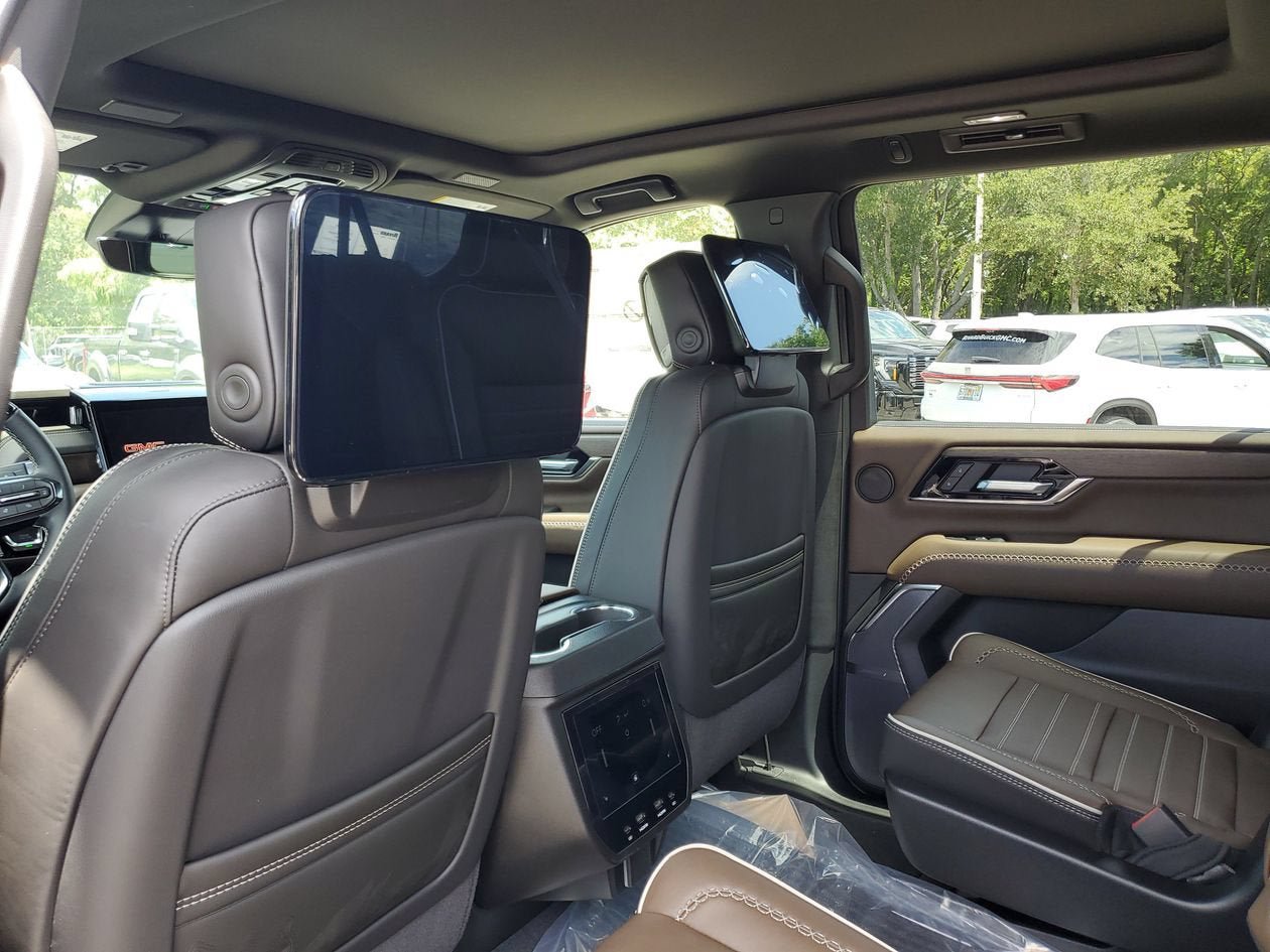 New 2026 GMC Yukon XL Denali Ultimate AWD/4WD image 10