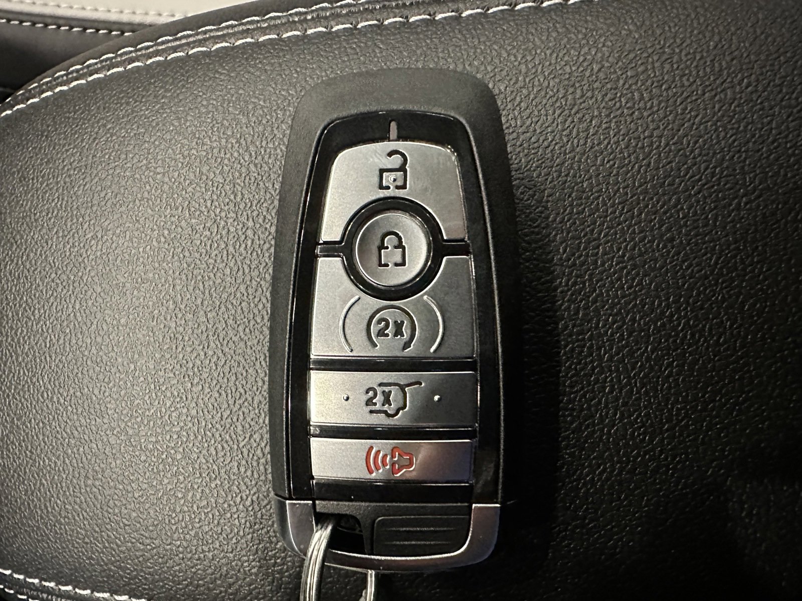 Used 2024 Ford Escape SE image 34