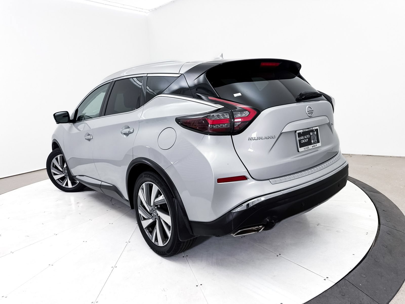 Used 2020 Nissan Murano SL w/ Moonroof Package FWD image 3