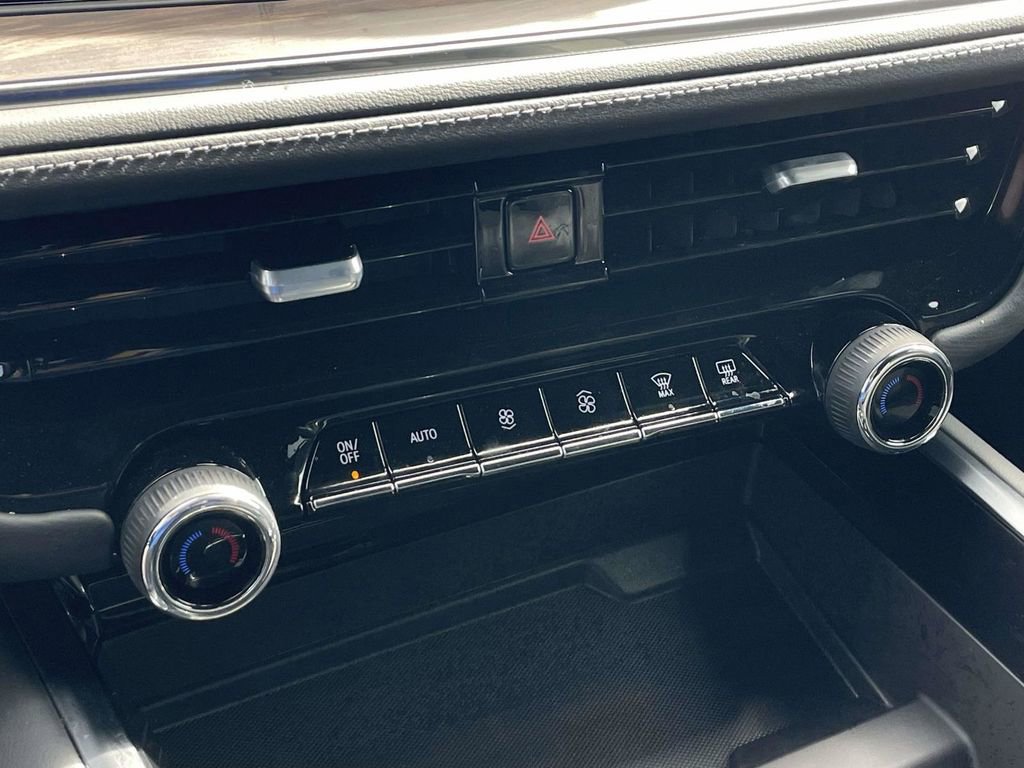 Used 2025 Chevrolet Tahoe LS image 37