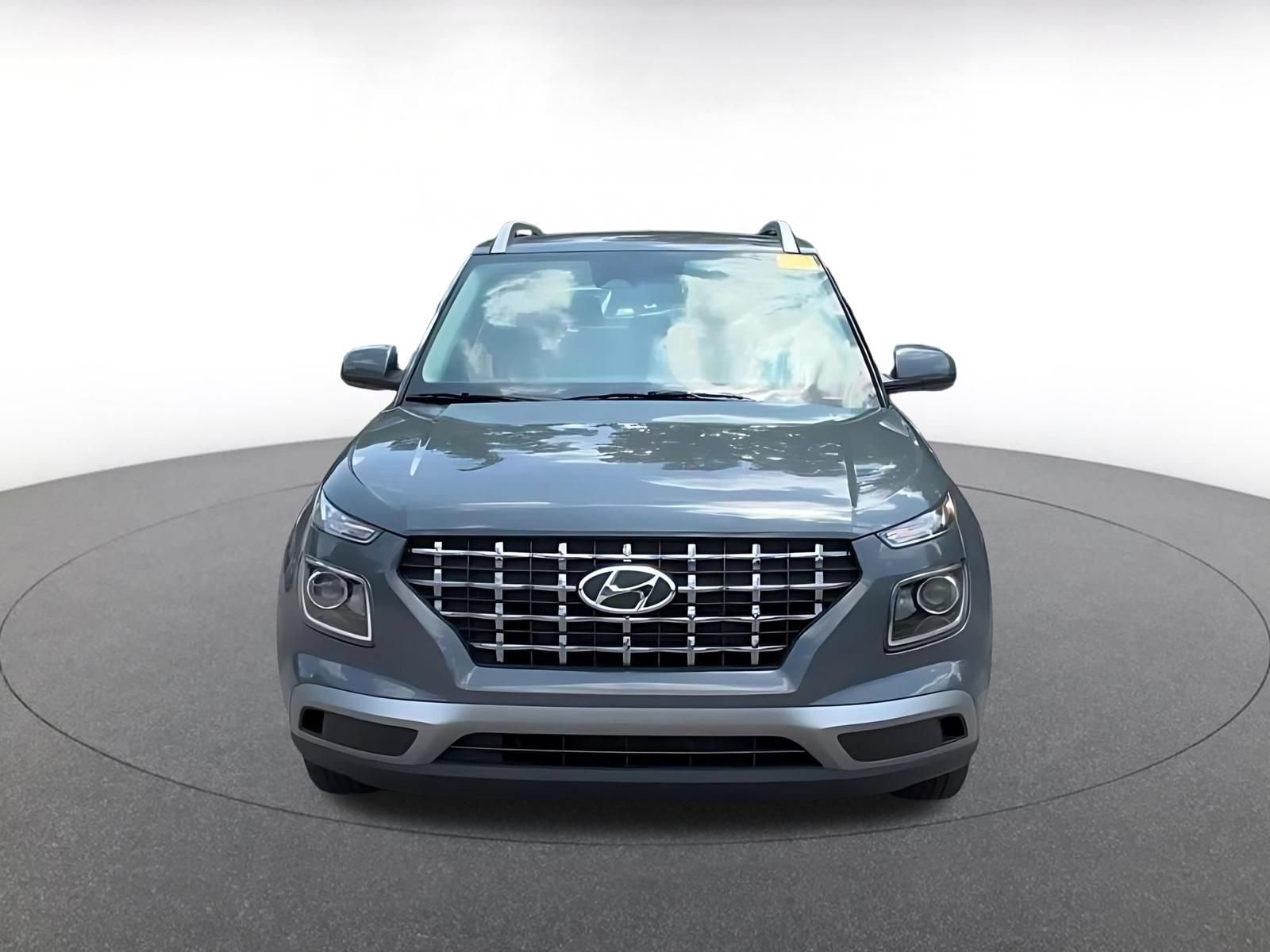 Used 2026 Hyundai Venue SEL FWD image 4