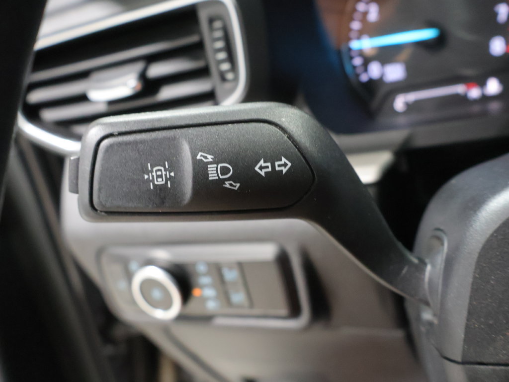 Used 2024 Ford Explorer XLT w/ Equipment Group 202A AWD/4WD image 37