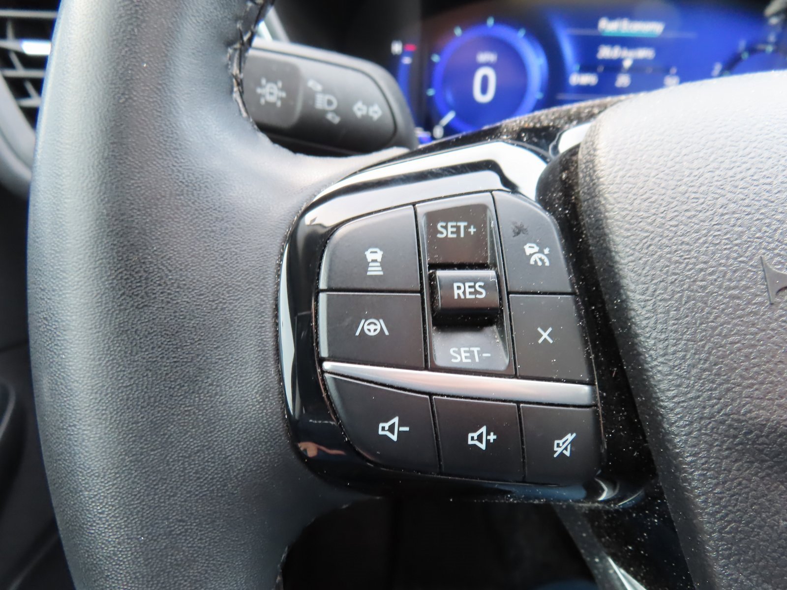 Certified 2022 Ford Escape Titanium w/ Class II Trailer Tow Package image 18