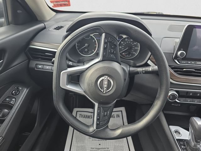 Used 2024 Nissan Altima 2.5 SV image 12