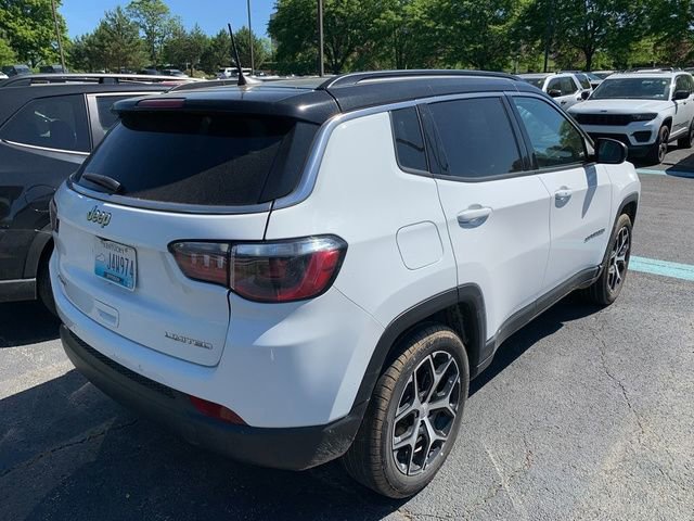 Used 2024 Jeep Compass Limited AWD/4WD image 7