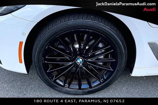 Used 2021 BMW 530e xDrive w/ Premium Package AWD/4WD image 8