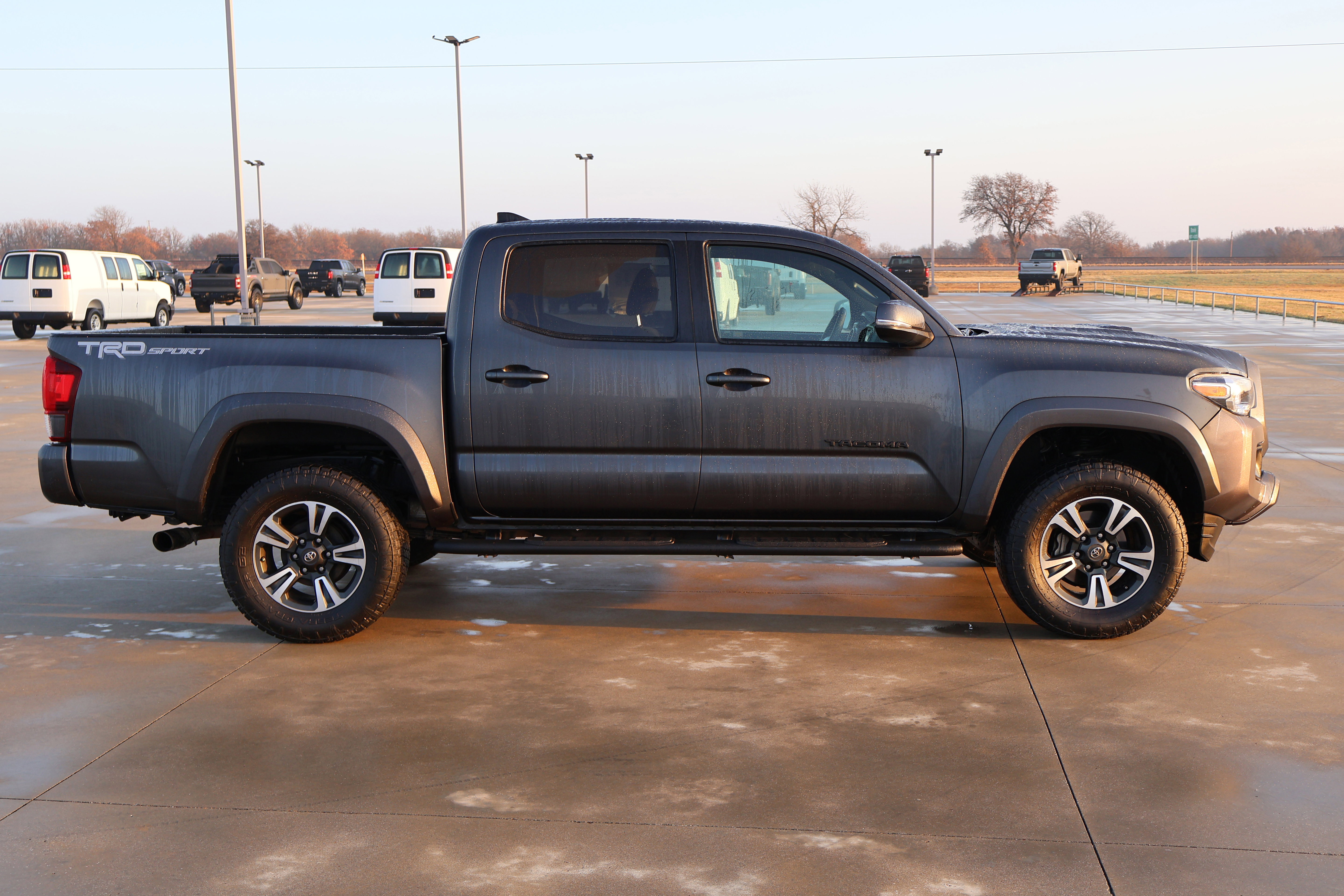 Used 2019 Toyota Tacoma TRD Sport image 6