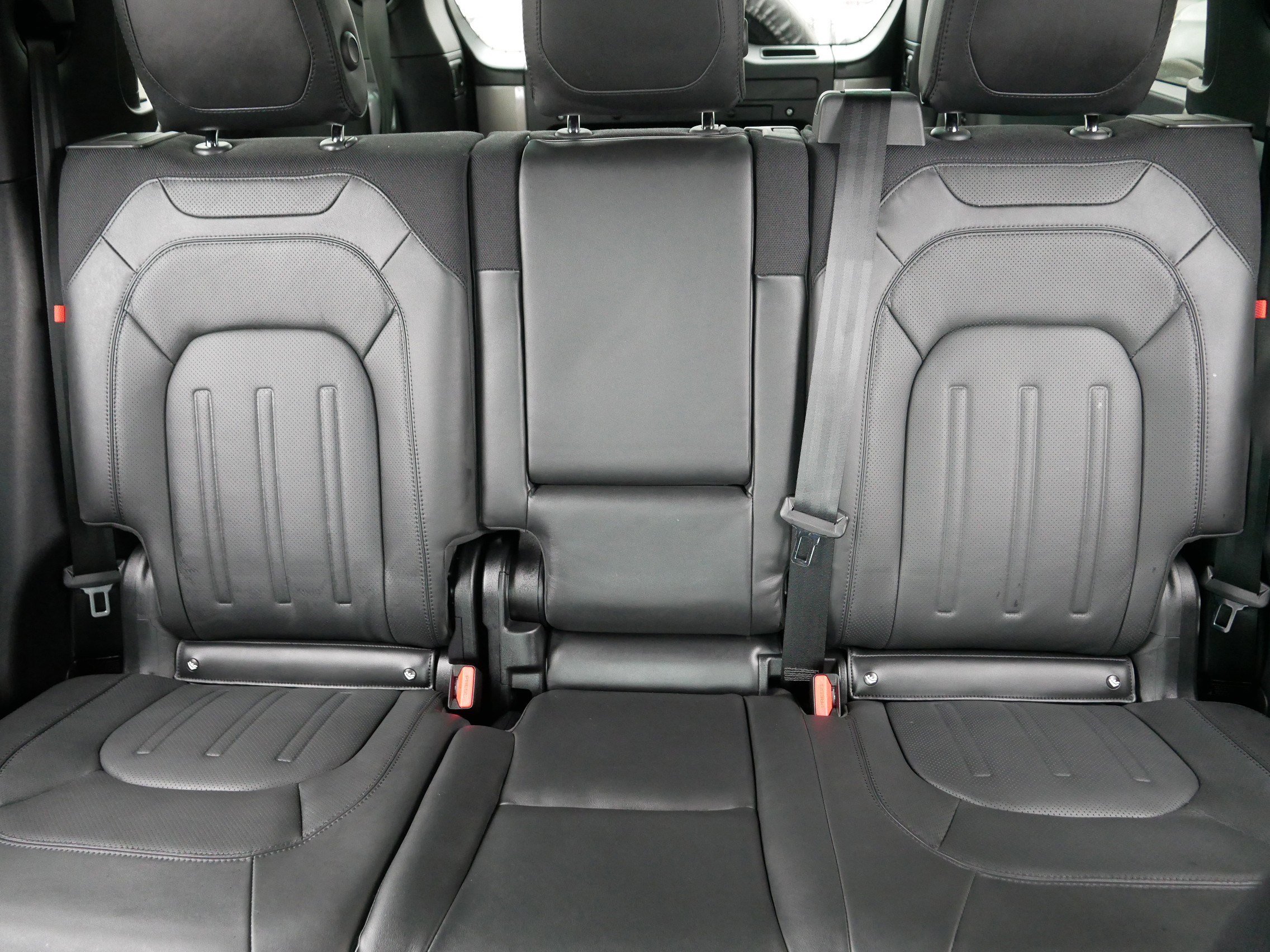 Used 2024 Land Rover Defender 130 X image 13