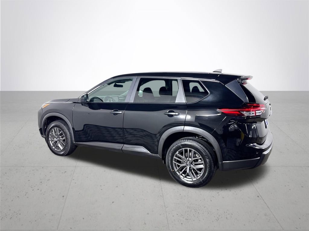 Used 2024 Nissan Rogue S image 8
