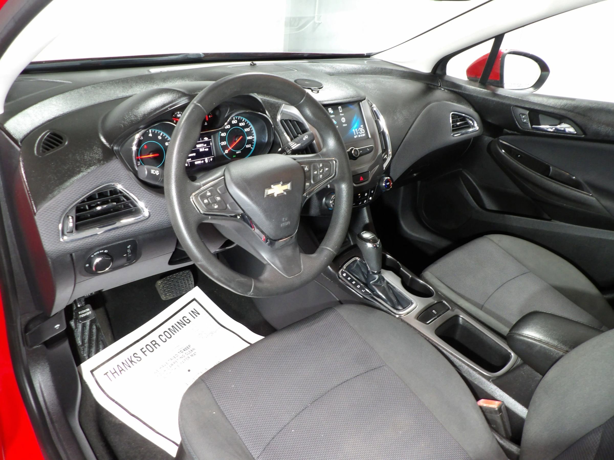 Used 2017 Chevrolet Cruze LT FWD image 10