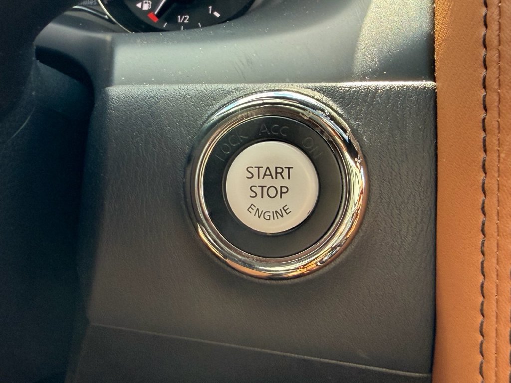 Used 2024 INFINITI QX80 Sensory AWD/4WD image 30